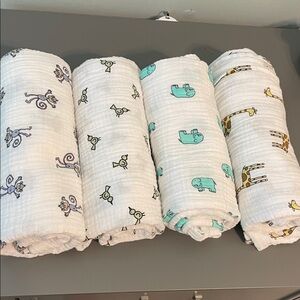 aden + anais Muslin Swaddle Blankets - White with Animal Prints